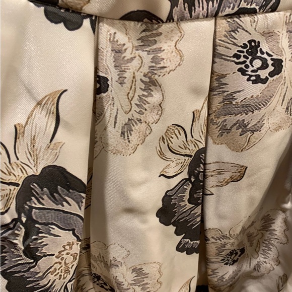 ALISASTYLE DRESS.                                     MAKE AN OFFER !! - Picture 3 of 6